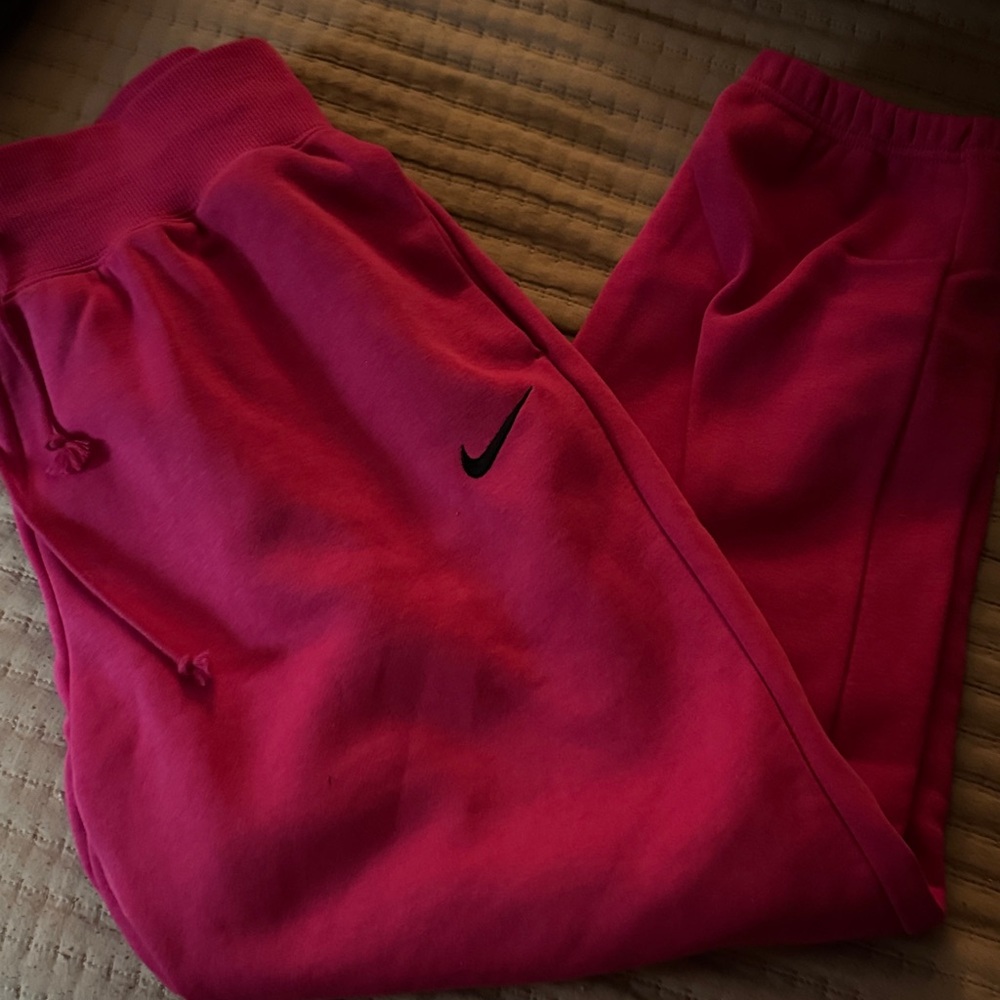 Nike women’s Fuchsia Joggers